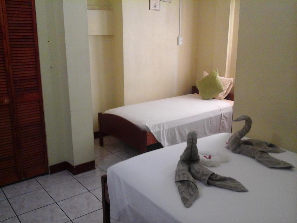 Belcove Hotel & Guesthouse Belize City Esterno foto