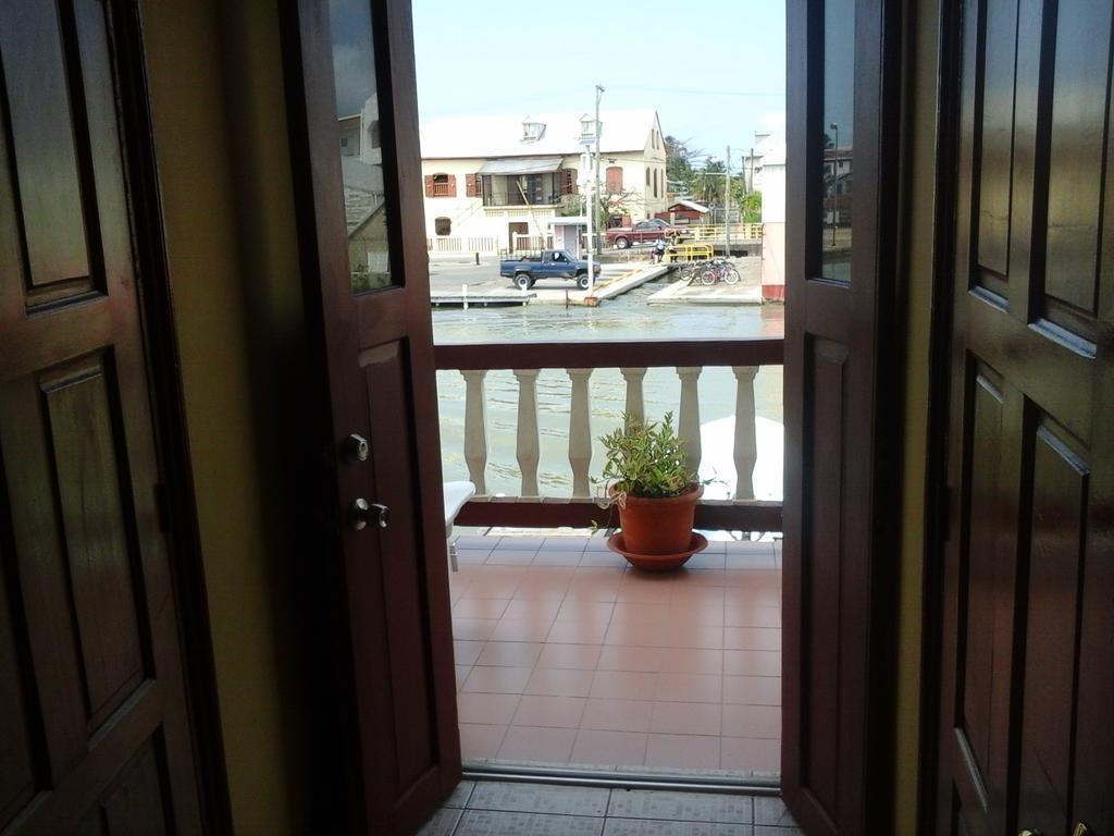 Belcove Hotel & Guesthouse Belize City Esterno foto