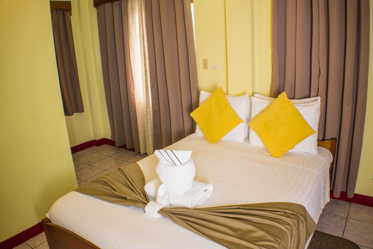 Belcove Hotel & Guesthouse Belize City Esterno foto